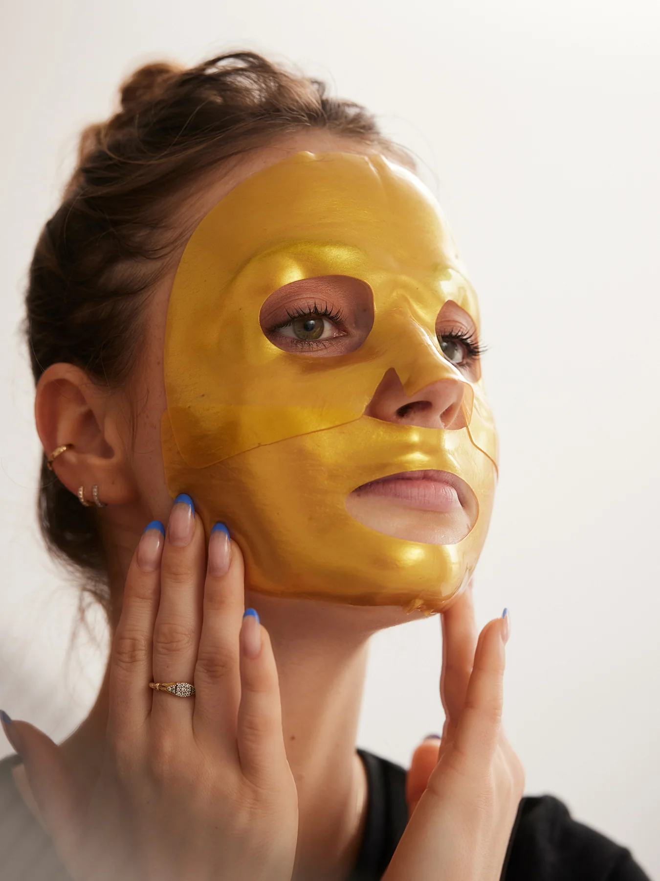 Bee Venom Hydrogel Facial Mask - Image 2