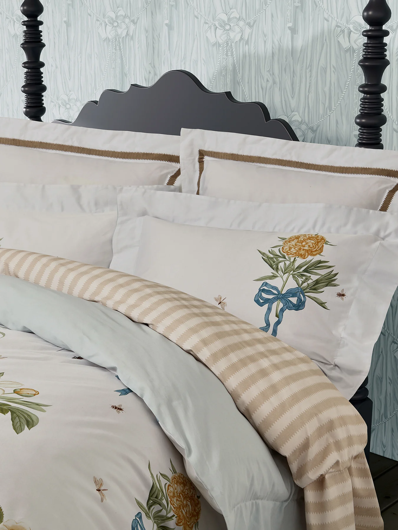 Cupids Beau Deluxe Duvet Cover Collection