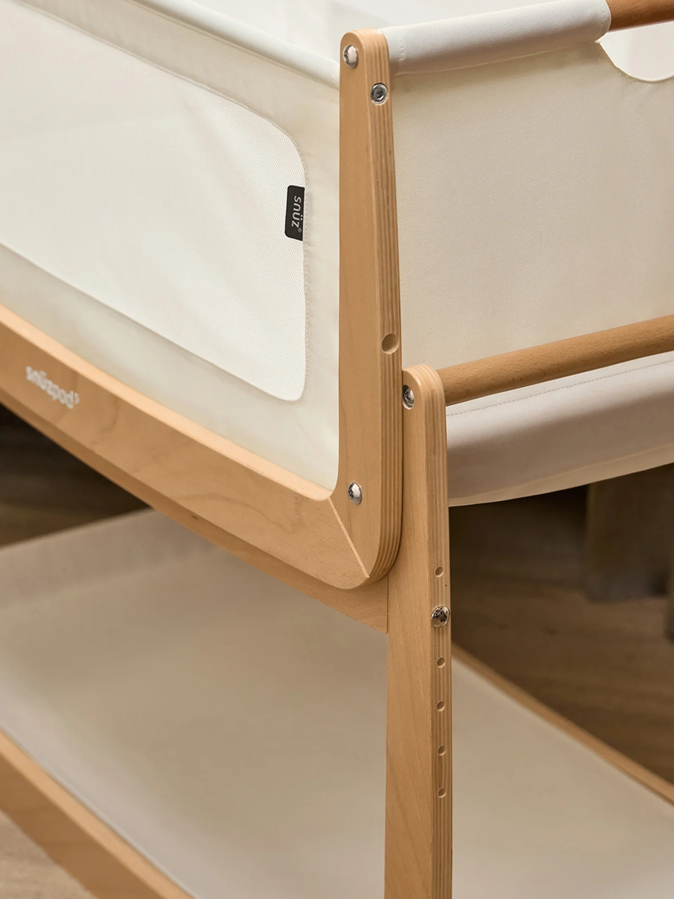 SnuzPod 5 Bedside Crib White - Image 3