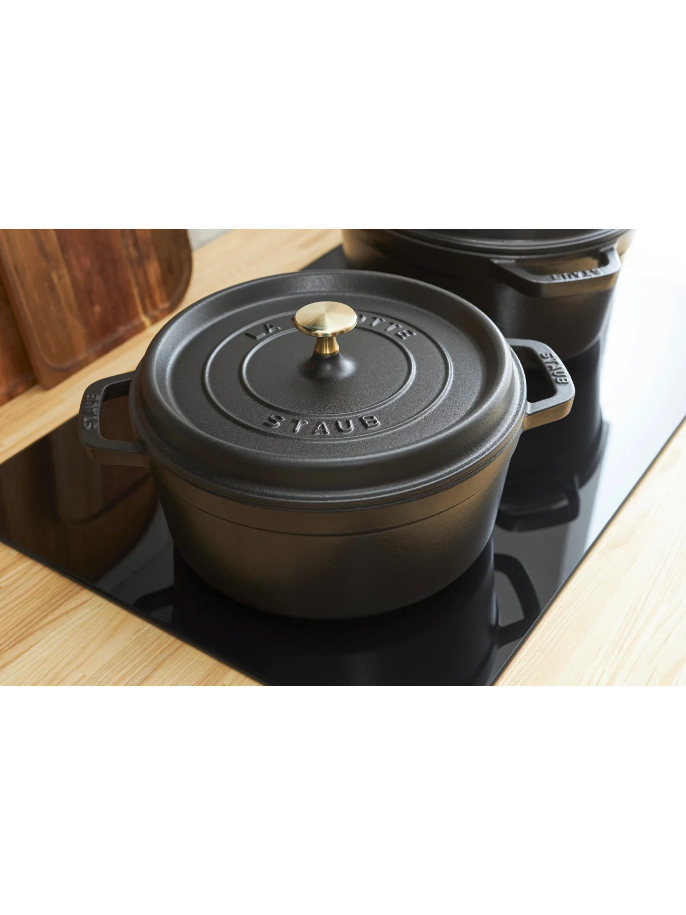 Round Cast Iron Cocotte 24cm - Image 4