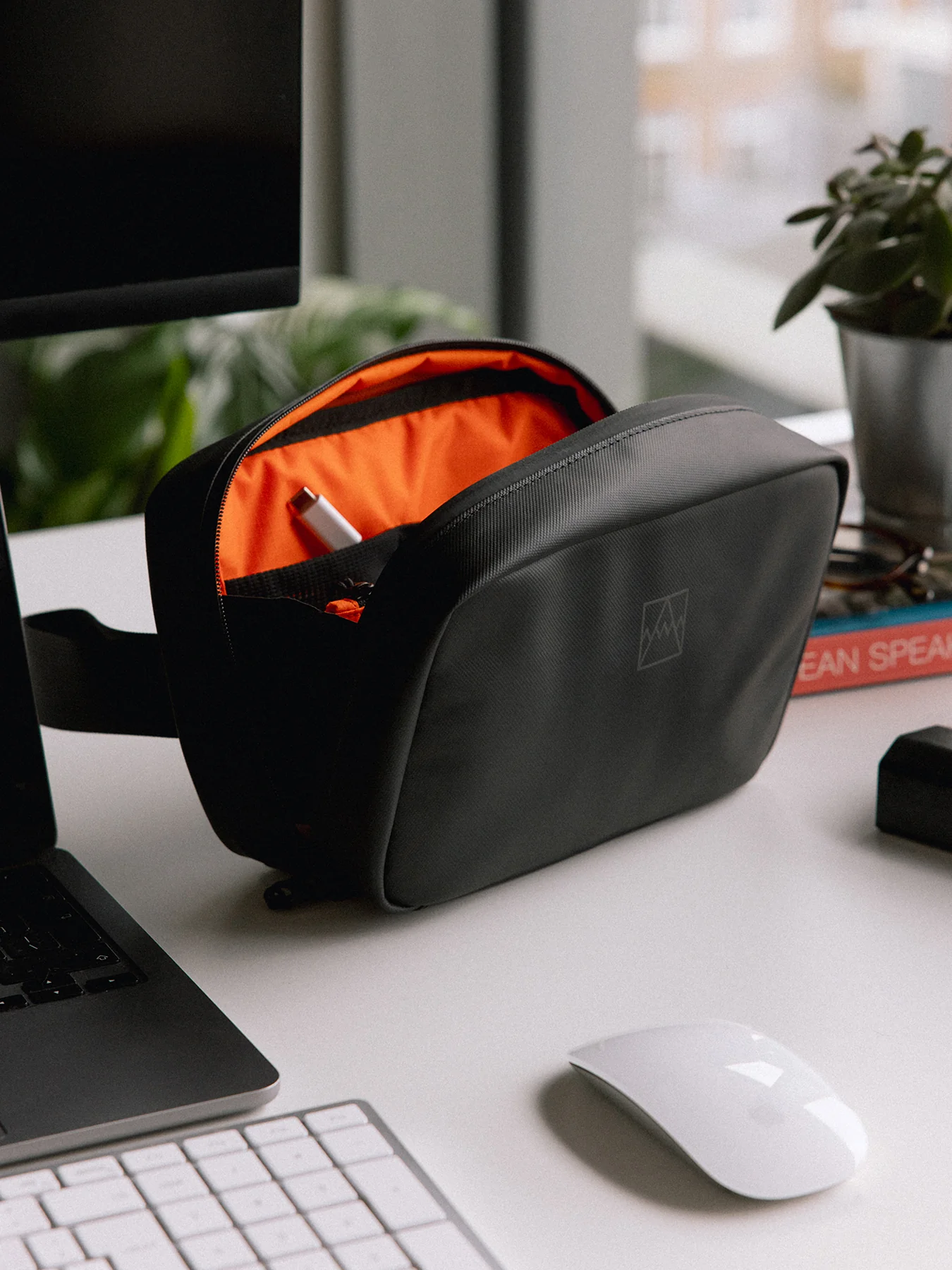 Tech Bag Black - Image 2