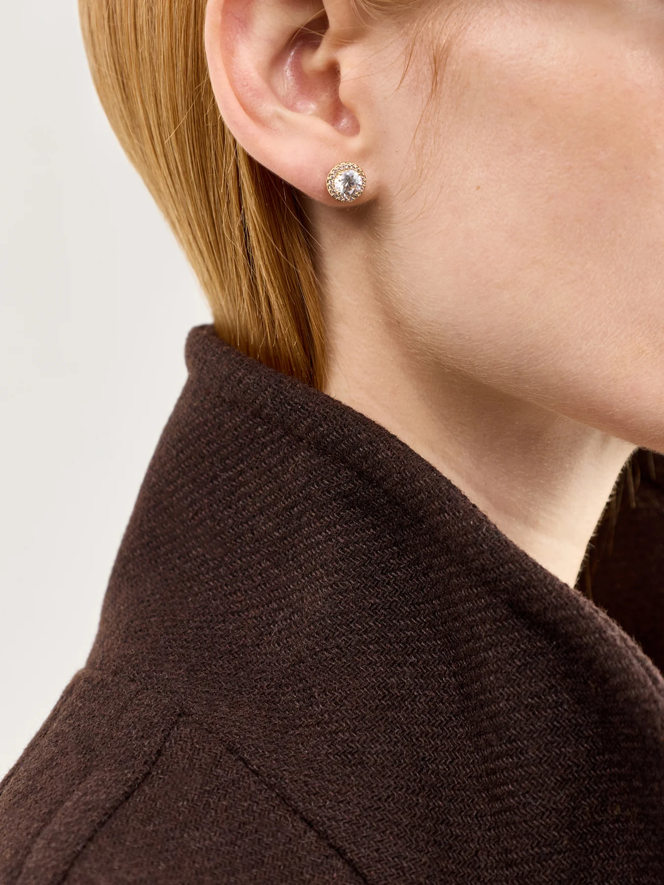 Una Pave Stud Earrings Gold - Image 2