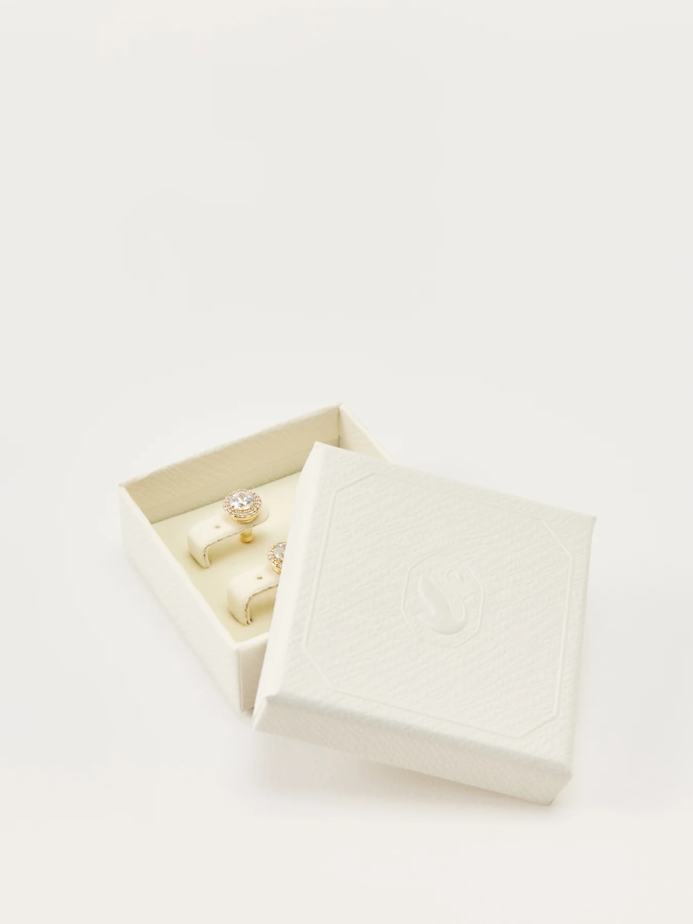 Una Pave Stud Earrings Gold - Image 4