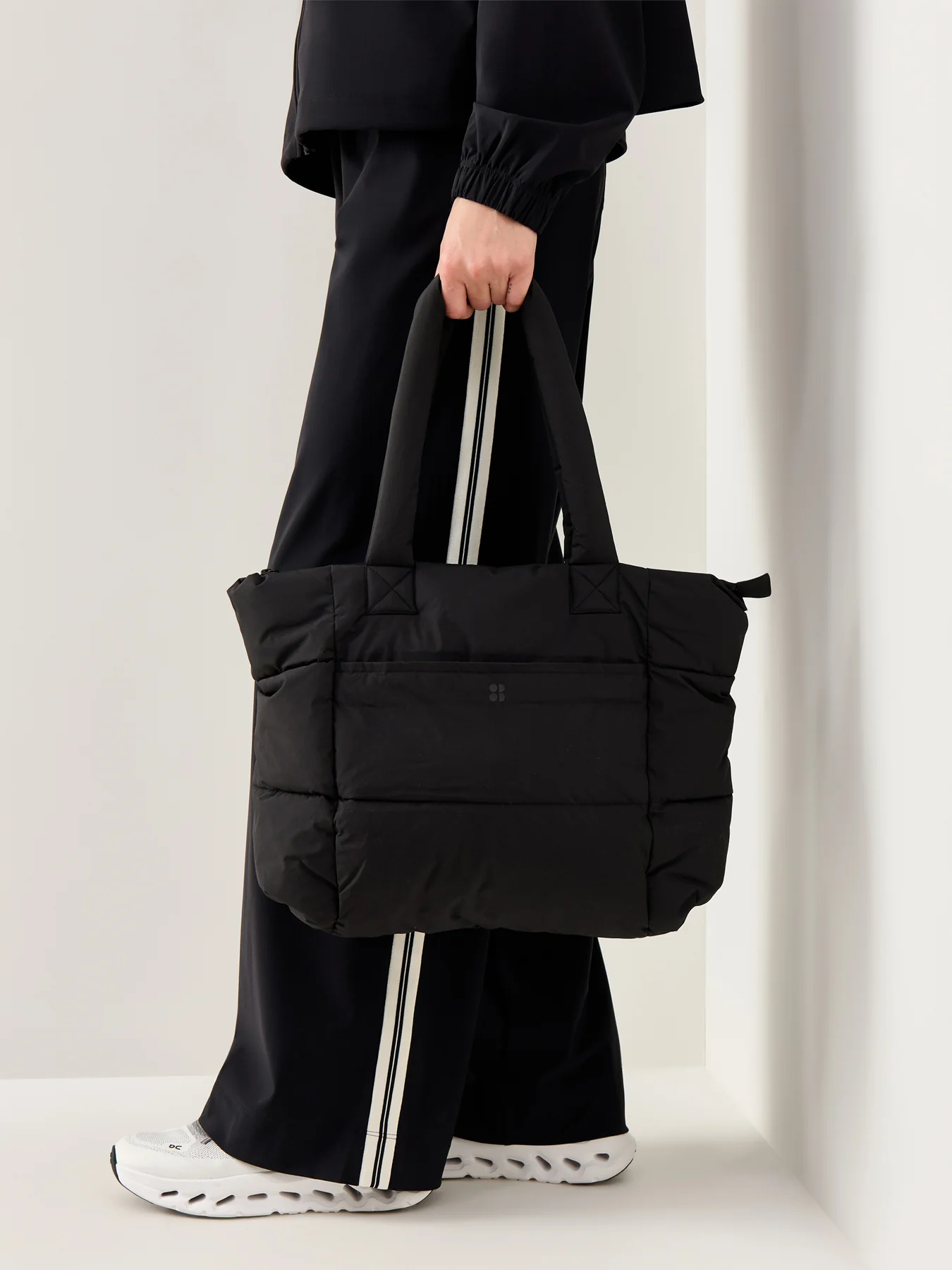 Nimbus Mini Cloud Bag Black - Image 2
