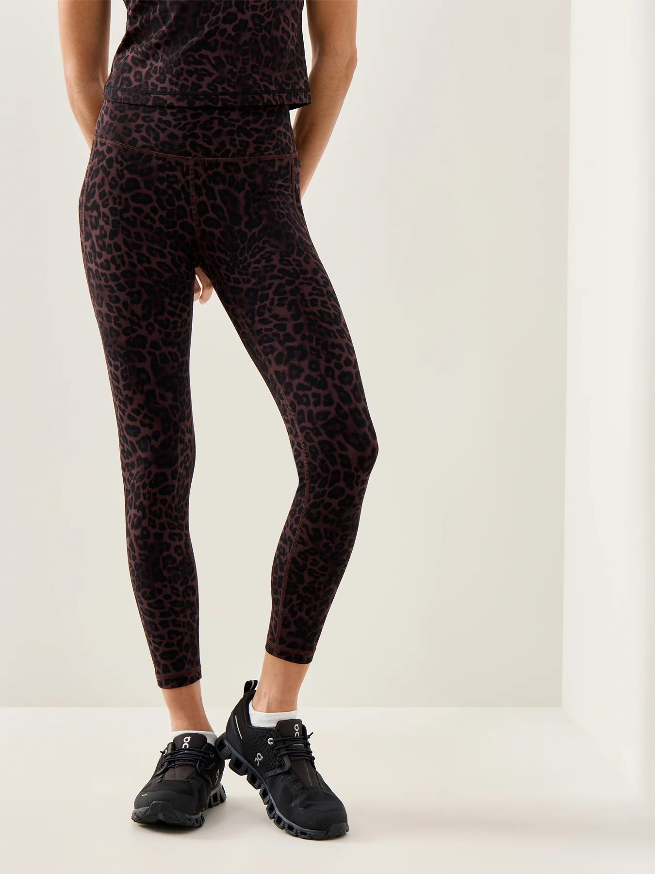 Ultimate Studio 7/8 Leggings Brown - Image 4