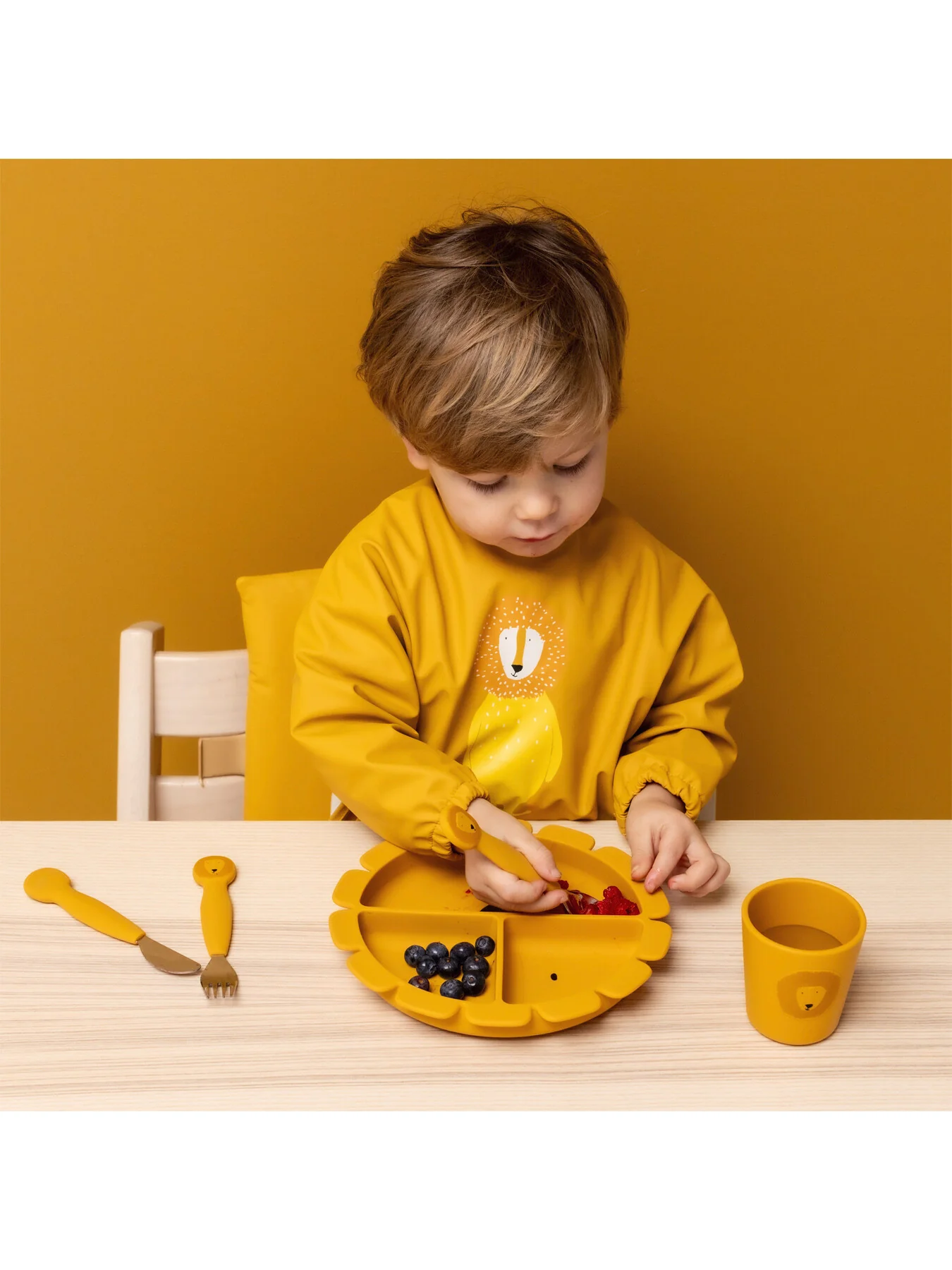 Mr Lion Waterproof Long Sleeve Bib - Image 2