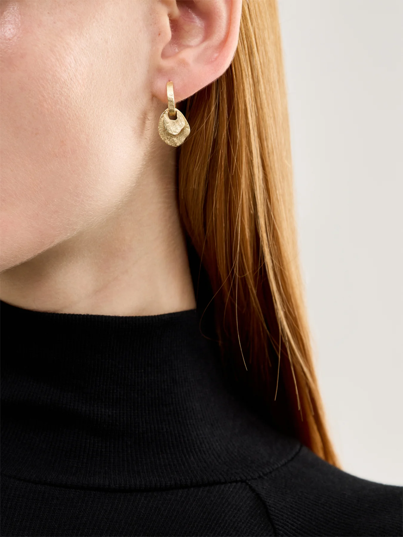 Baia Earrings Gold - Image 2