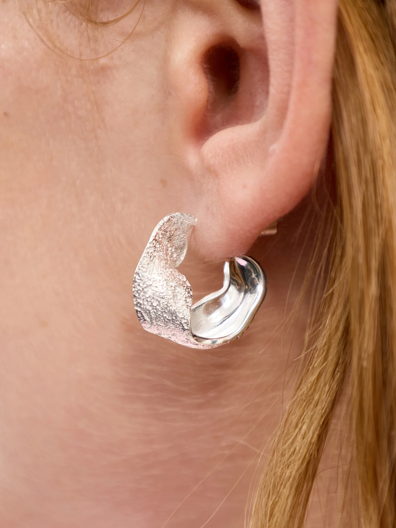 Wave Earrings Silver - Image 2