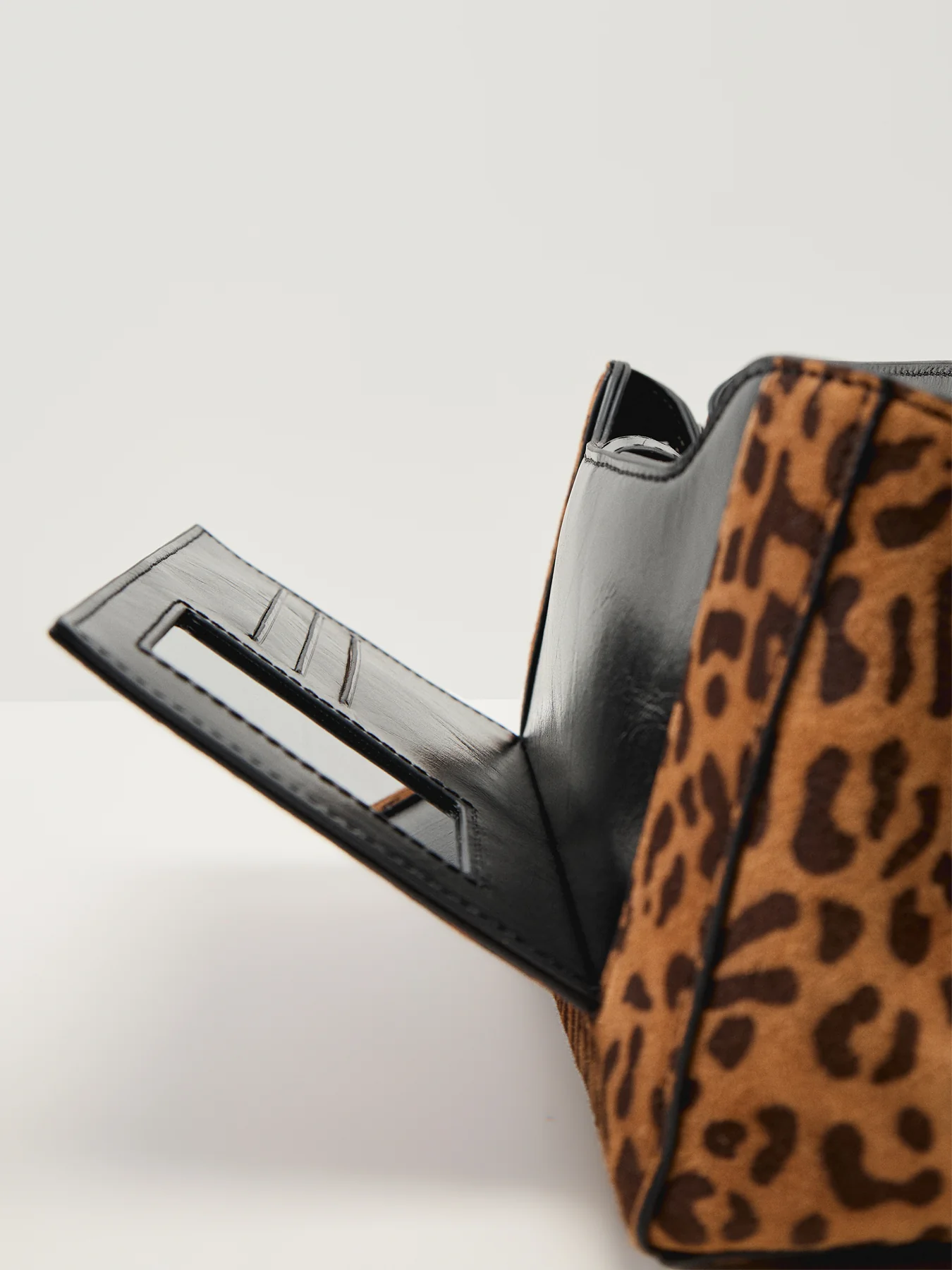Hazel Medium Handbag Leopard Leopard - Image 5