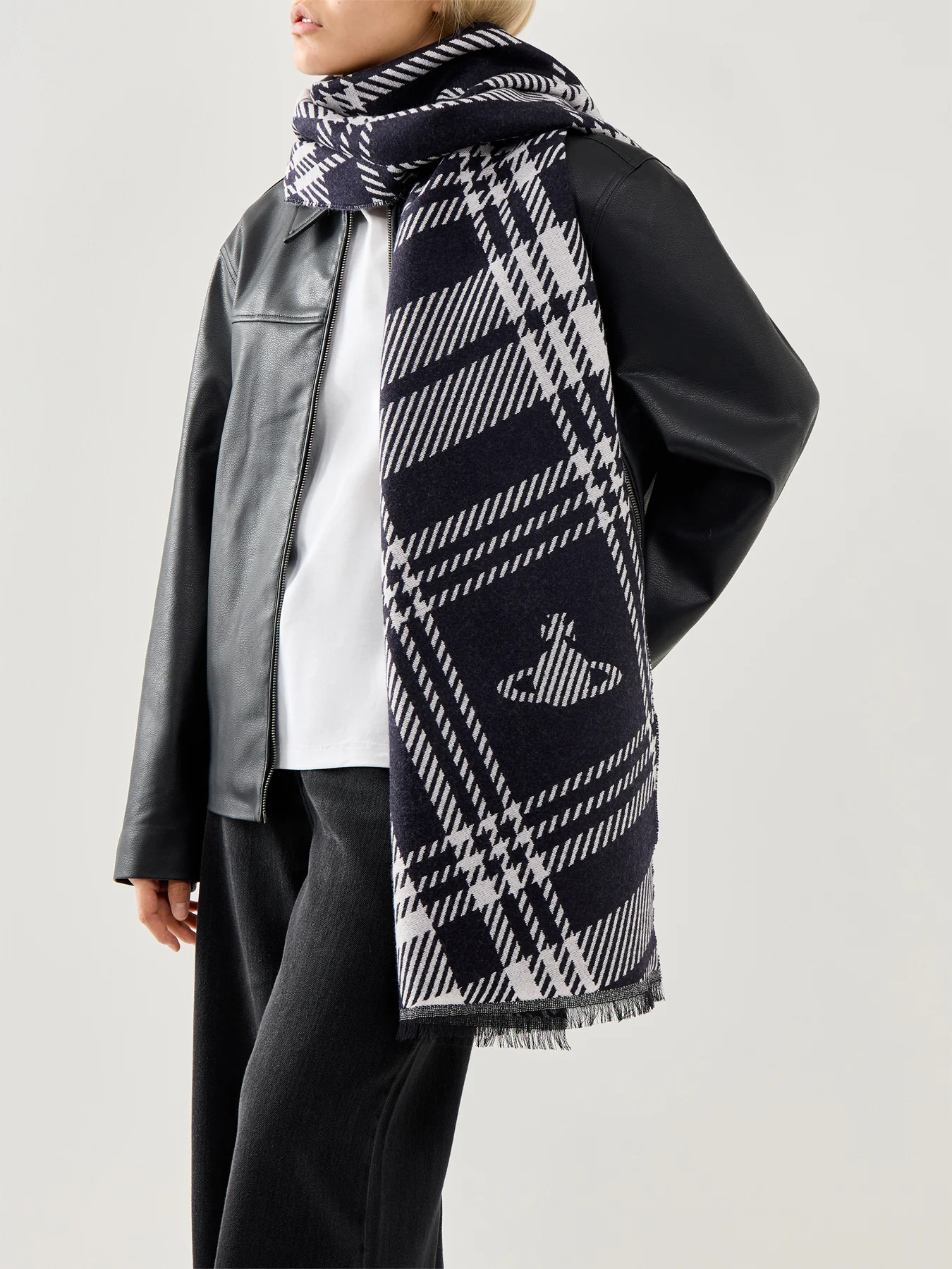 Orb Jacquard Wool Check Scarf in Black - Image 2