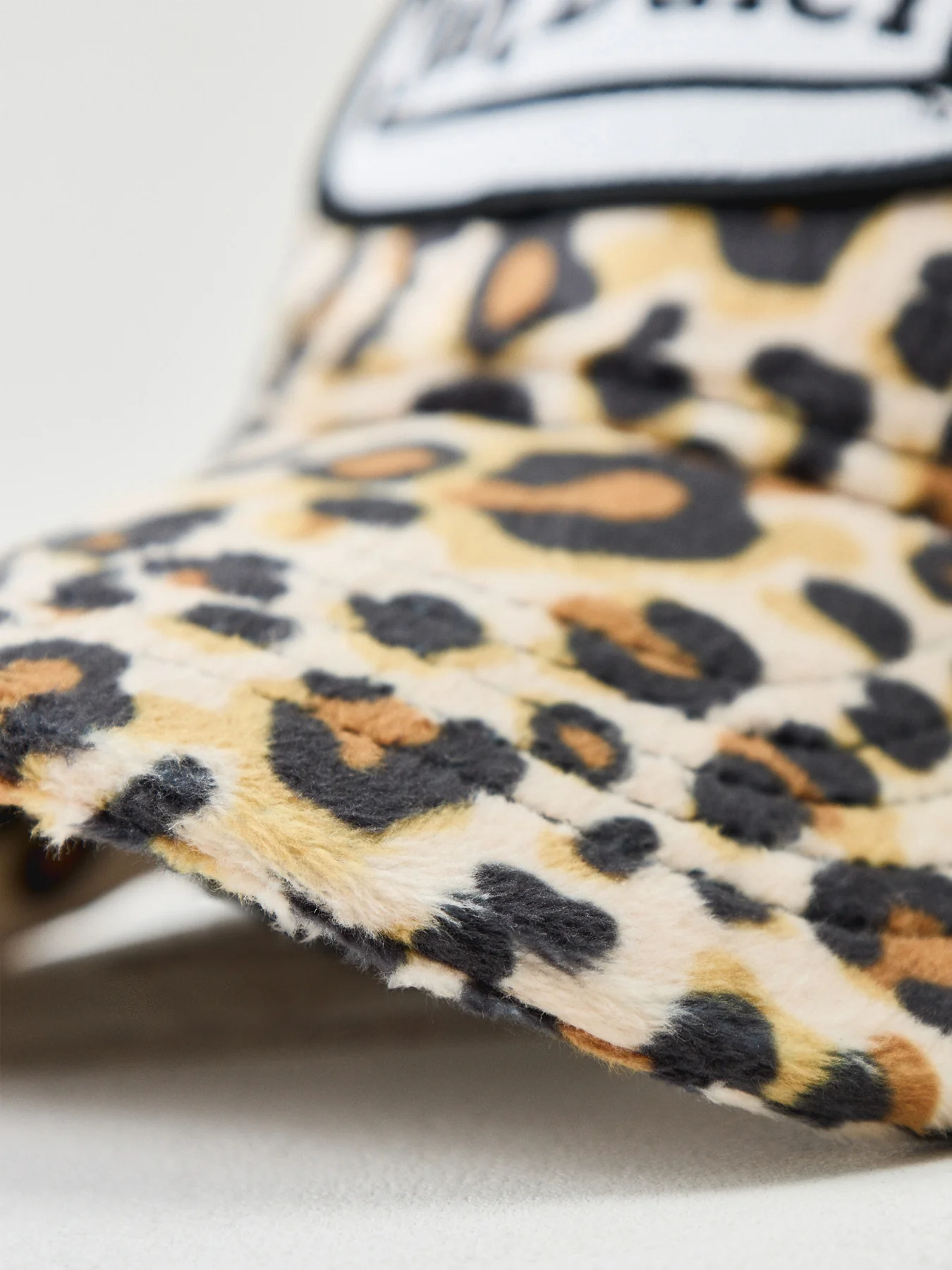 Distressed Trucker Cap Leopard - Image 3