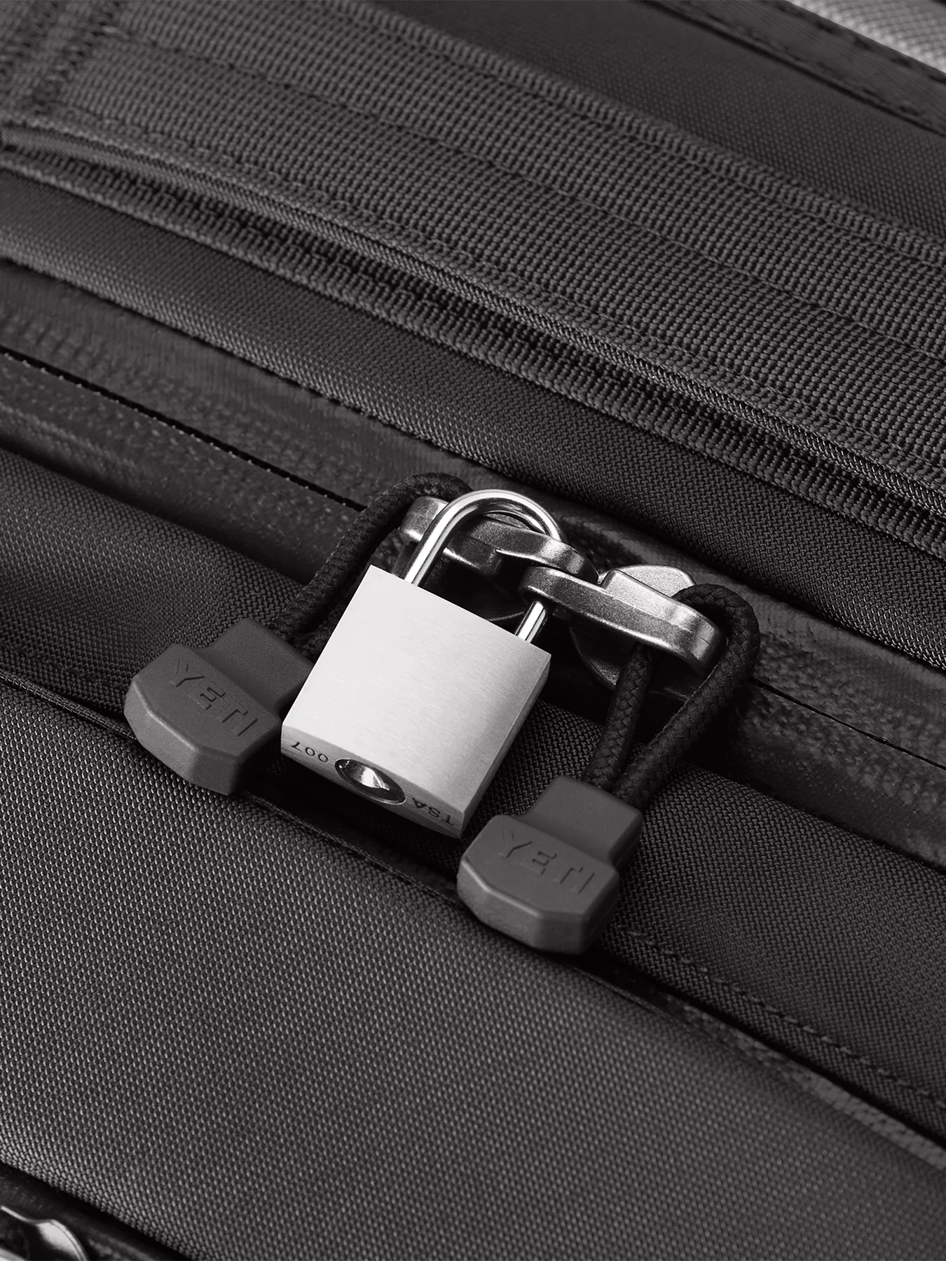Crossroads Luggage 22 Inch - Image 5