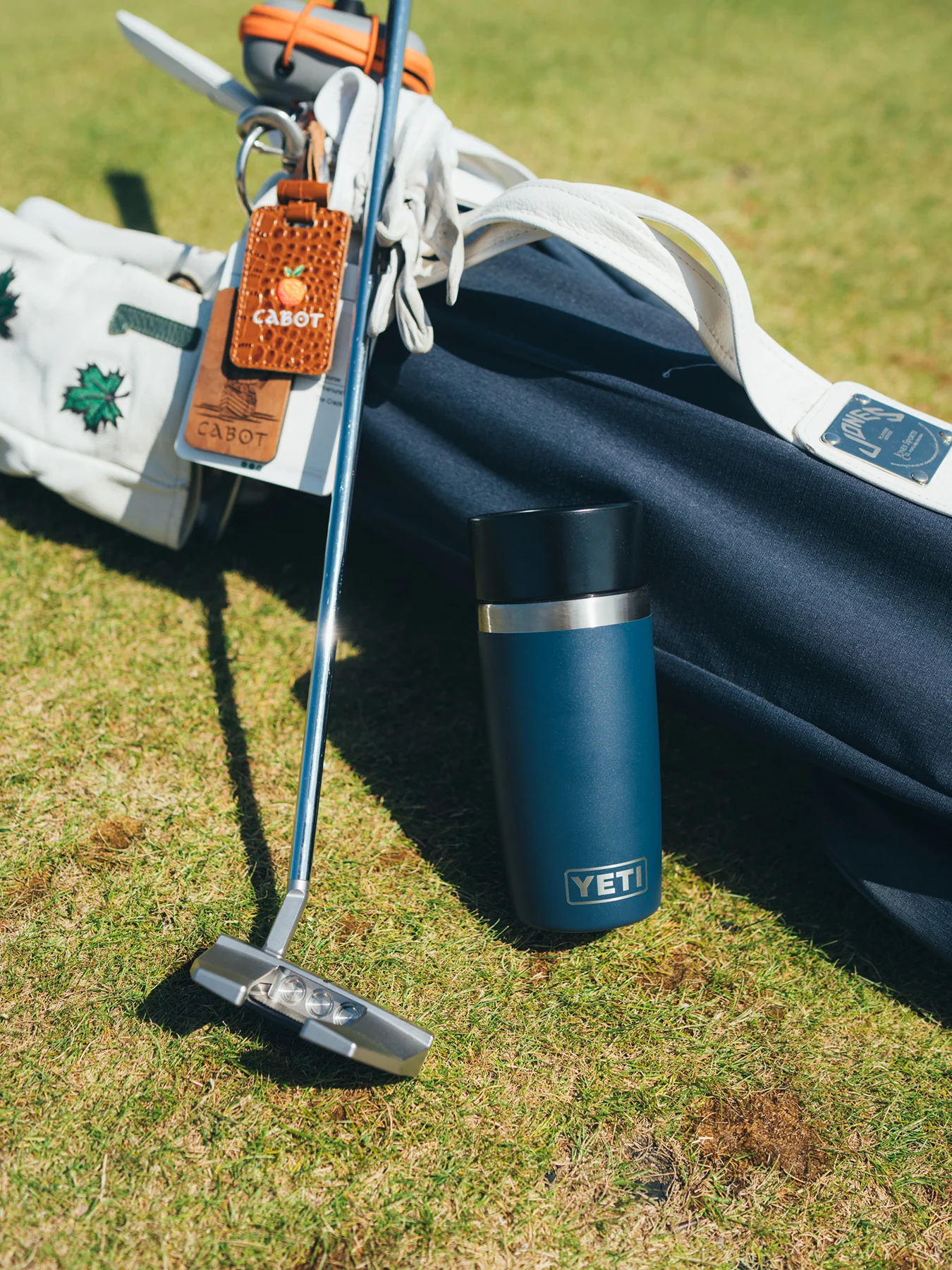 R12 Travel Bottle Navy - Image 3